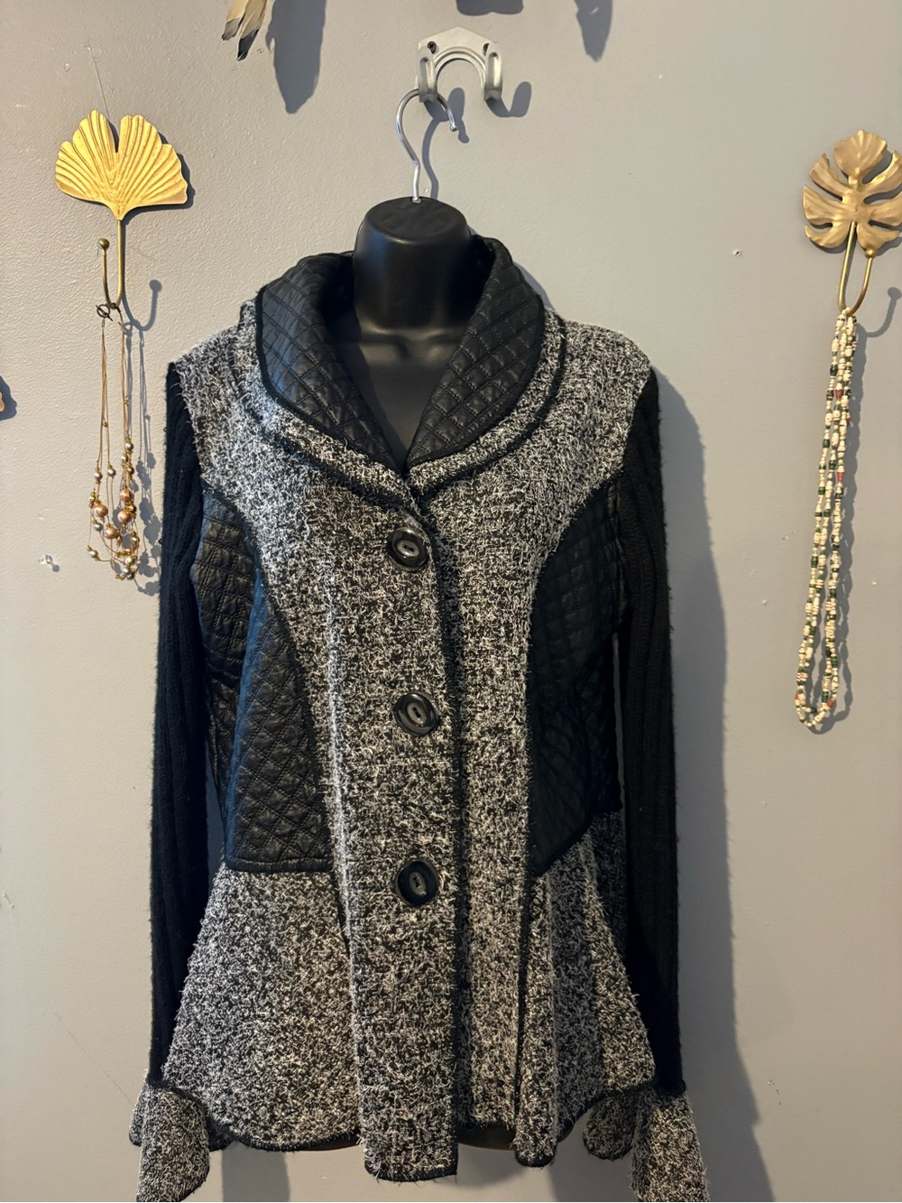 Sioni Black & Gray Quilted-Panel Knit Blazer